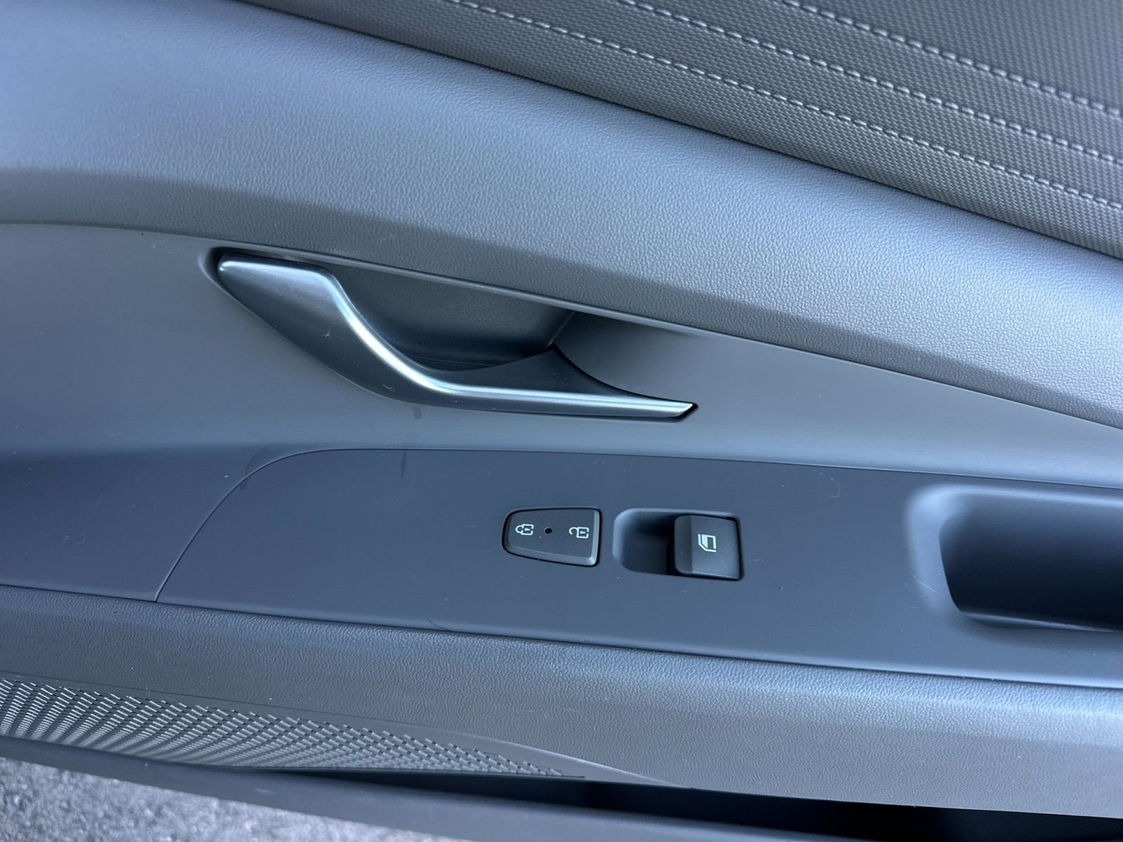 Used 2021 Hyundai Elantra SE image 16