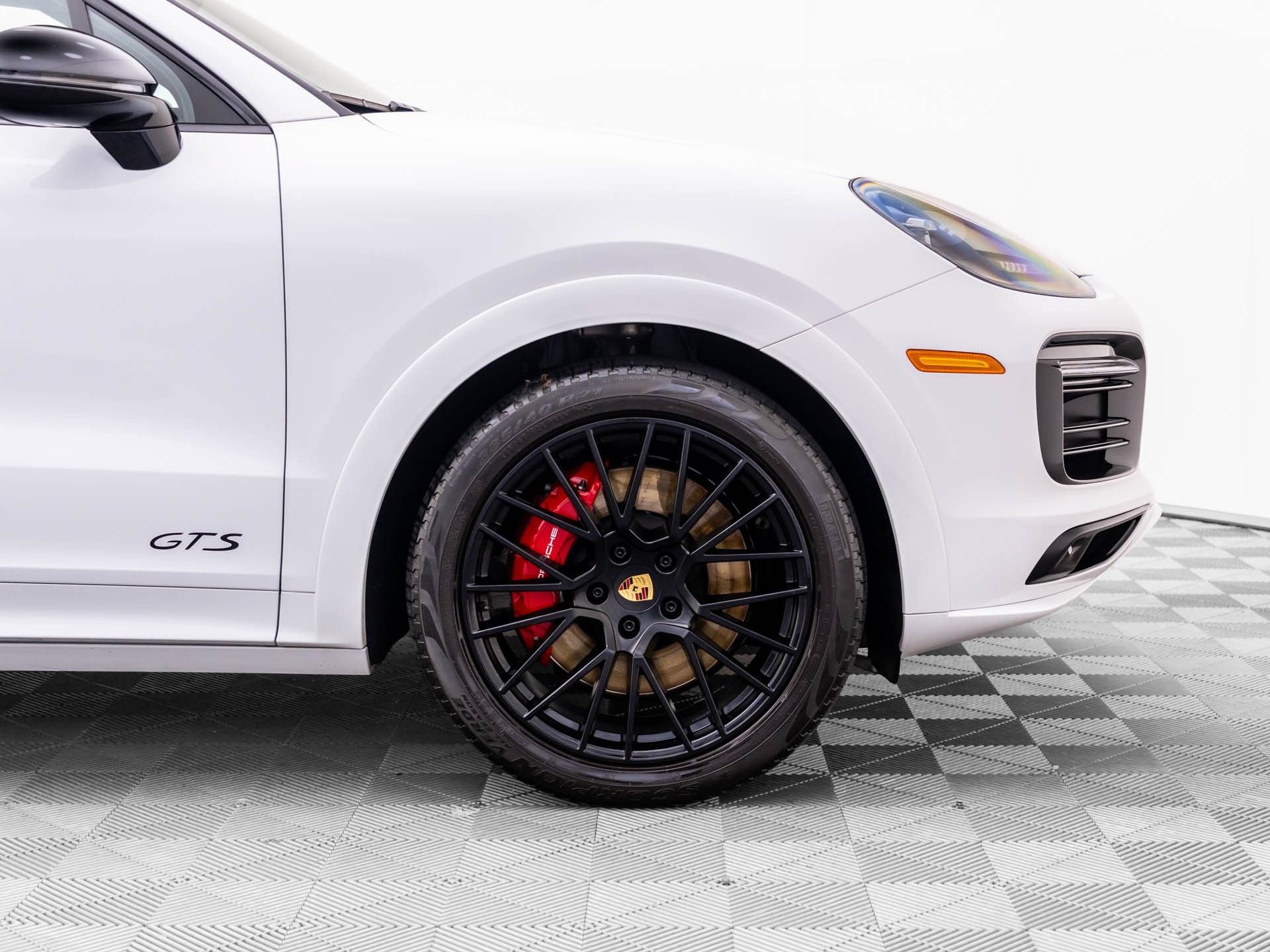 Certified 2022 Porsche Cayenne GTS AWD/4WD image 33