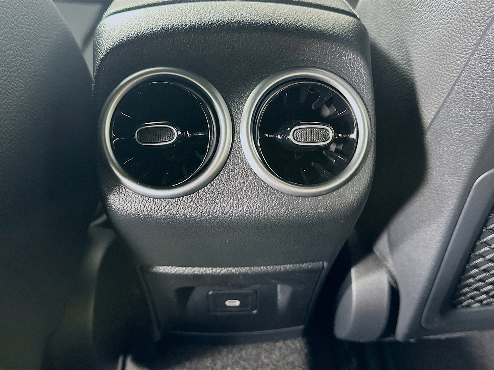 Certified 2025 Mercedes-Benz CLA 250 4MATIC image 33