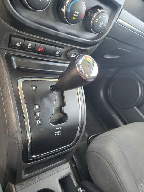 Used 2011 Jeep Compass Latitude AWD/4WD image 16