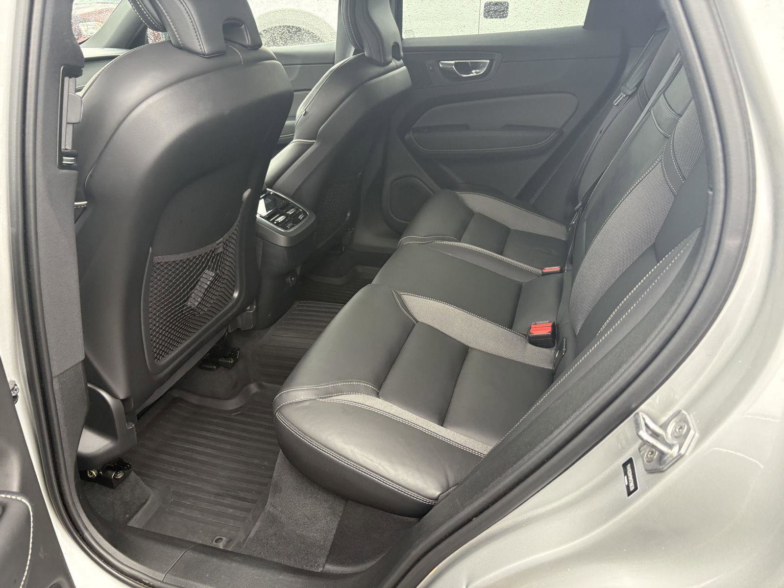 Used 2021 Volvo XC60 T5 R-Design w/ Advanced Package image 16