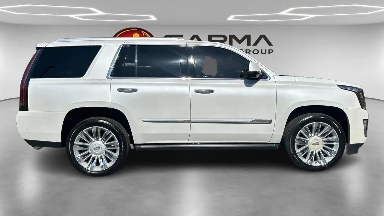 Used 2017 Cadillac Escalade Platinum RWD image 6