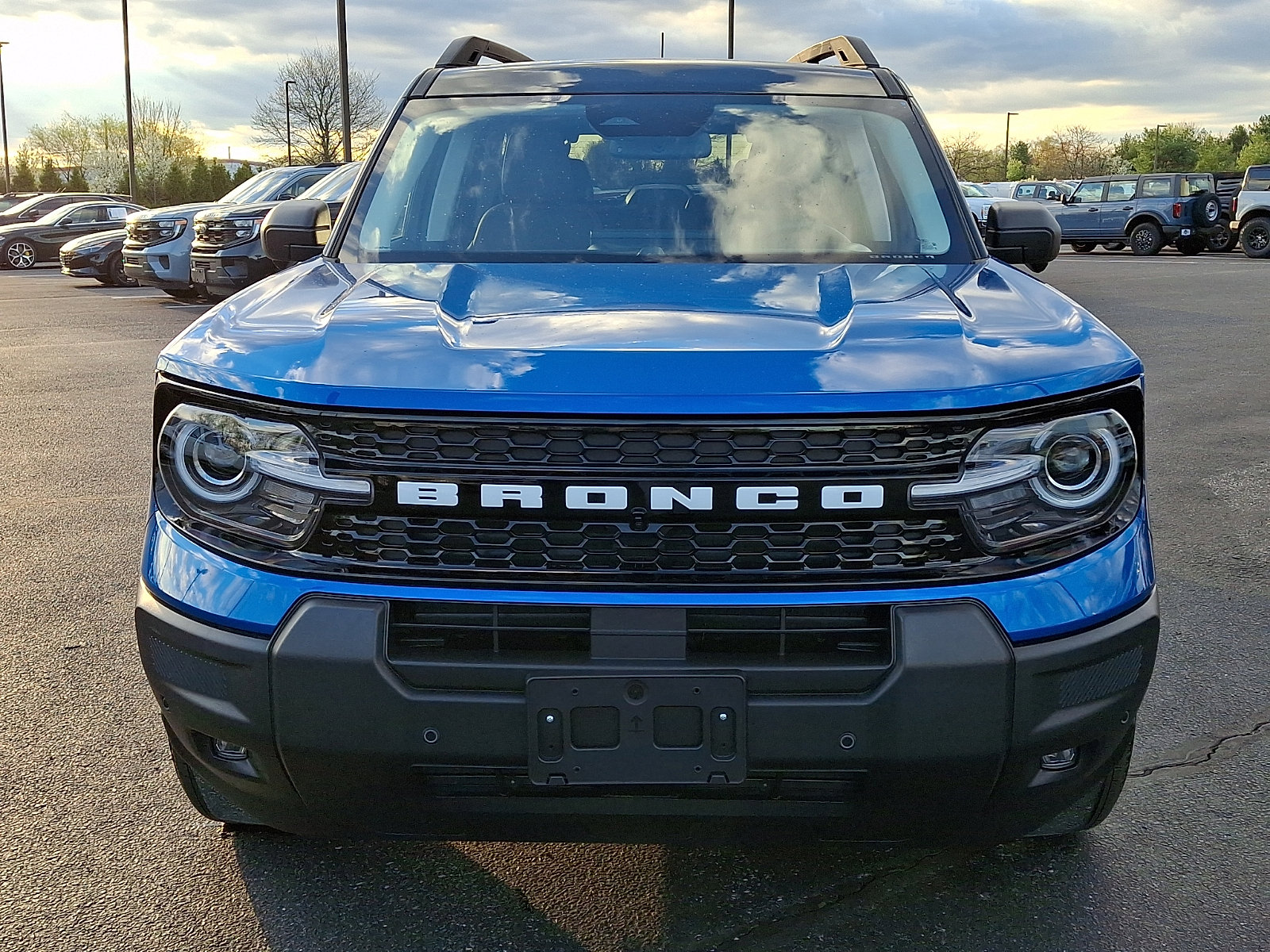 Used 2025 Ford Bronco Sport Outer Banks w/ Outer Banks Tech Package+ AWD/4WD image 2