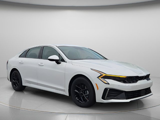 New 2026 Kia K5 LXS FWD image 3