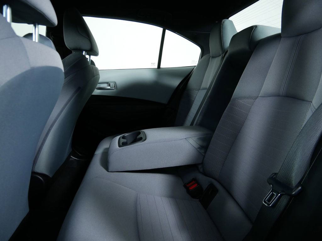 Used 2025 Toyota Corolla SE w/ Convenience Package image 16