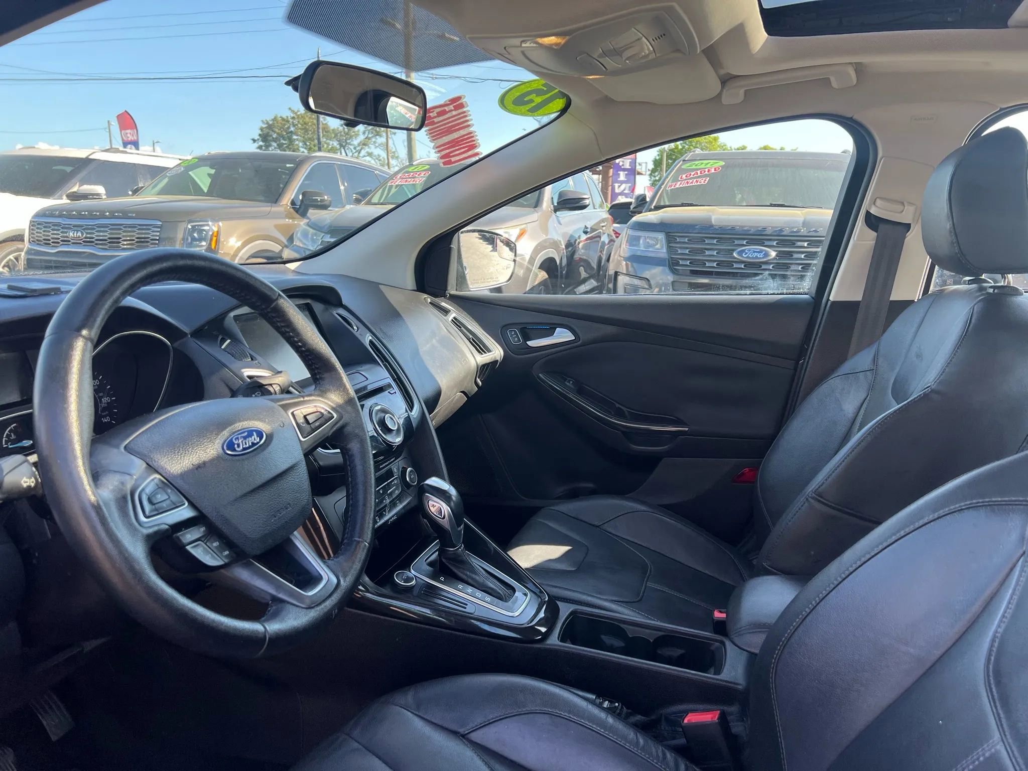 Used 2015 Ford Focus Titanium image 8