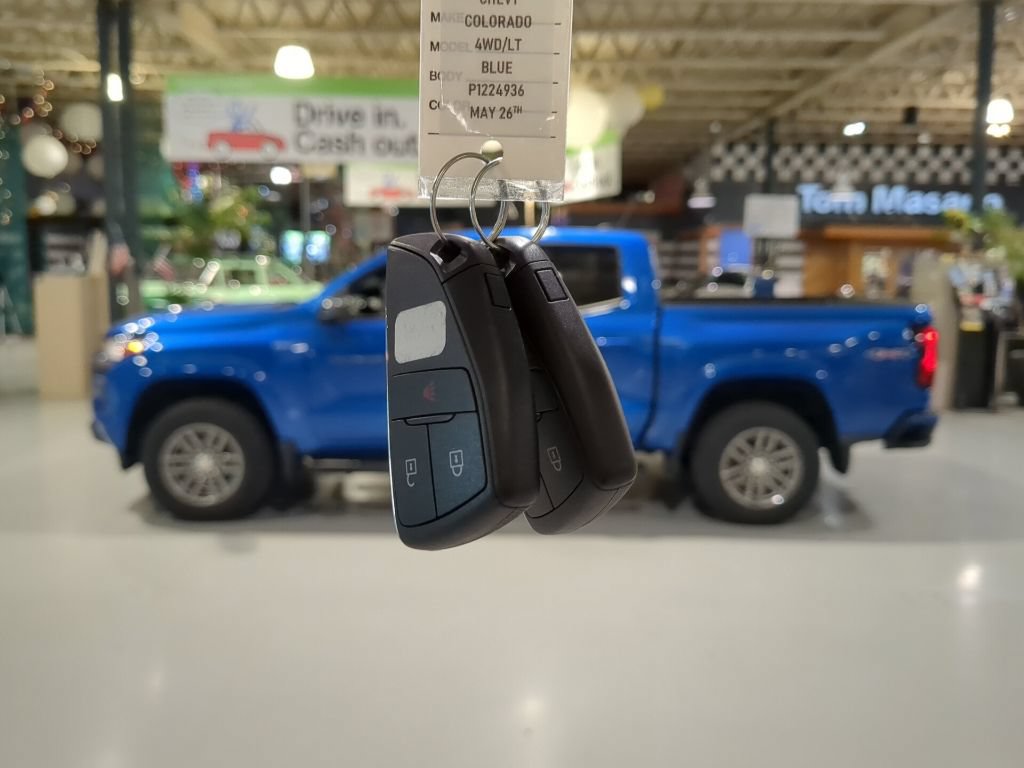 Used 2023 Chevrolet Colorado LT w/ LT Convenience Package AWD/4WD image 4