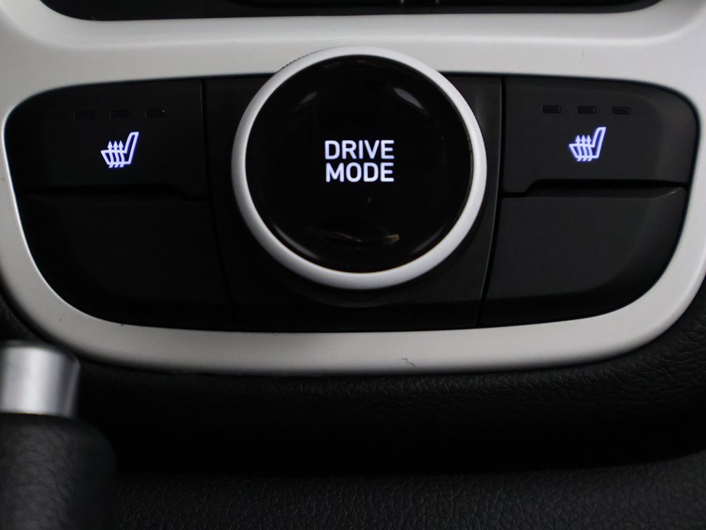 Certified 2025 Hyundai Venue Limited image 38