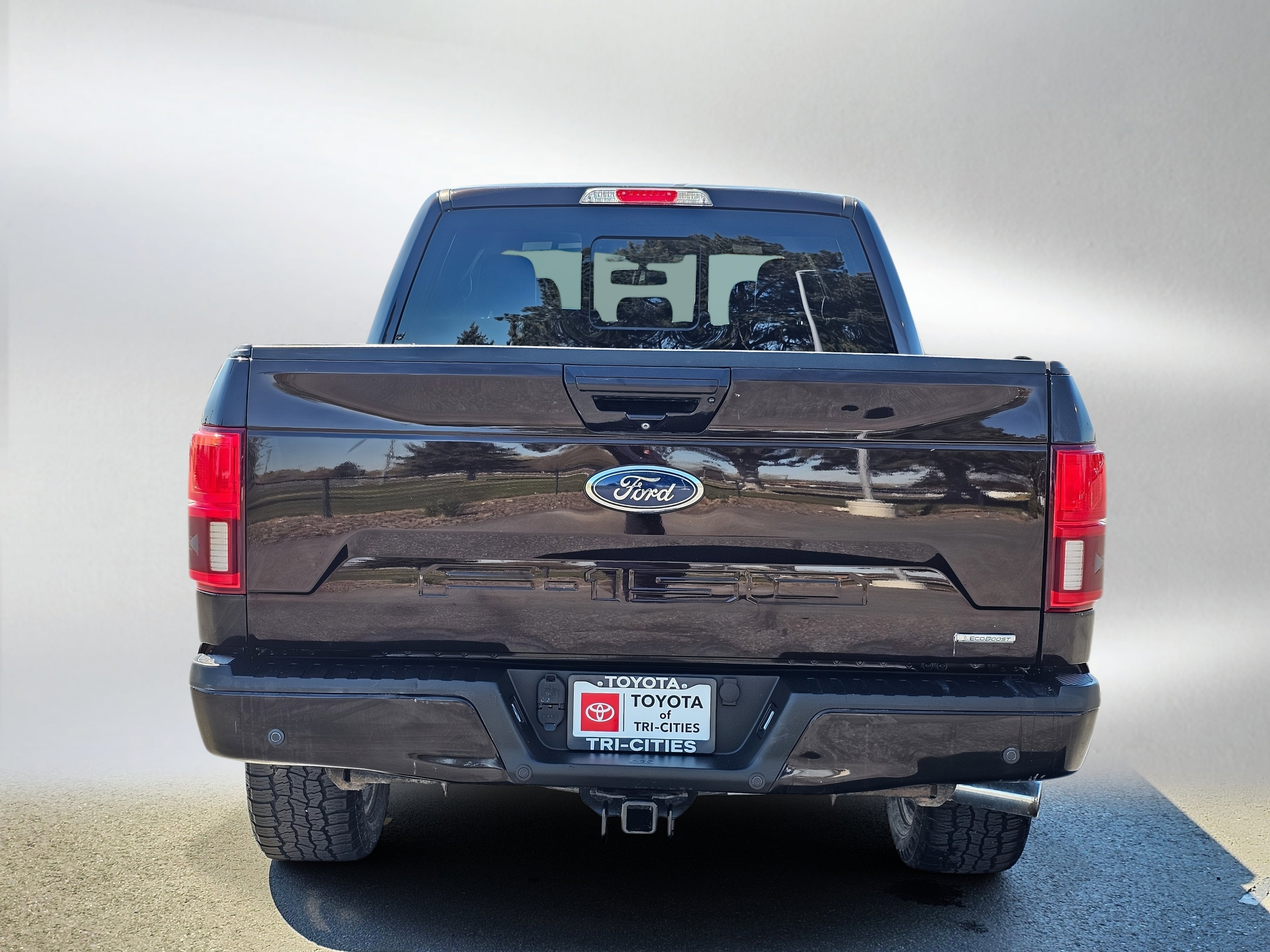 Used 2018 Ford F150 Lariat w/ Equipment Group 502A Luxury AWD/4WD image 4