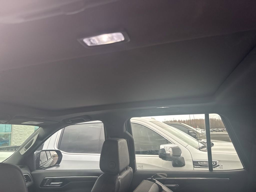 Used 2025 Chevrolet Tahoe Z71 w/ Comfort Package image 8