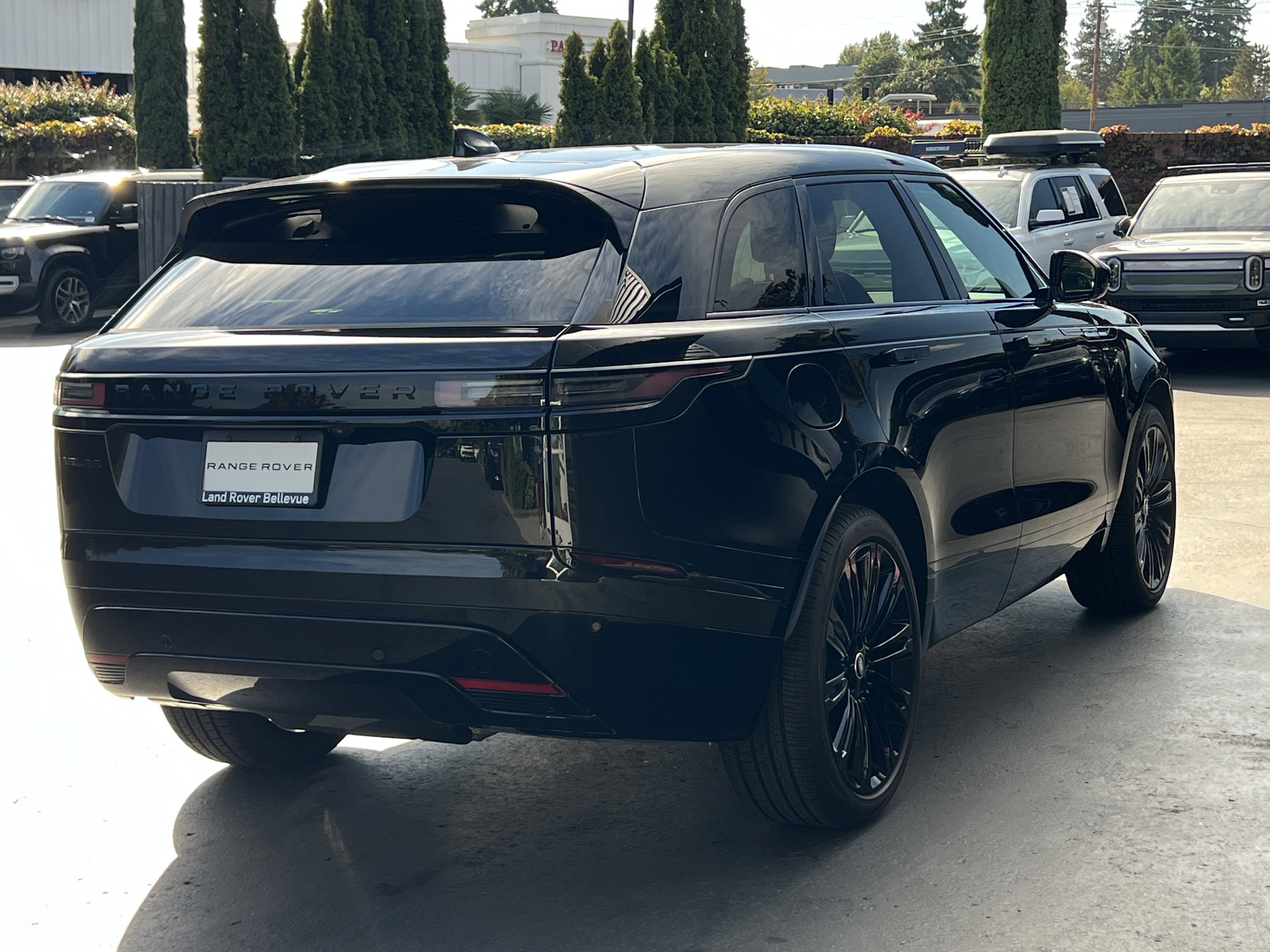 New 2025 Land Rover Range Rover Velar Dynamic SE image 30