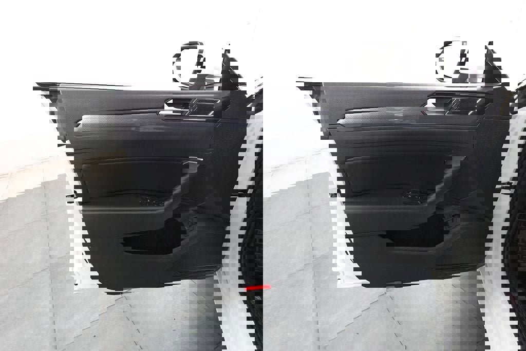 Used 2019 Volkswagen Arteon SE image 8