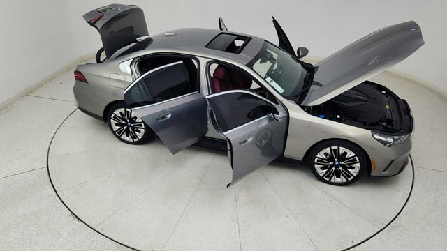 Used 2025 BMW i5 xDrive40 image 82