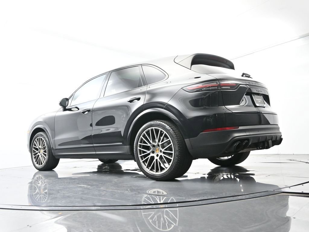 Certified 2023 Porsche Cayenne Platinum Edition image 46