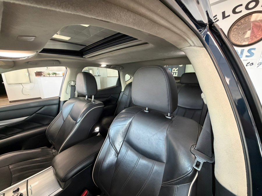 Used 2019 INFINITI Q70 Luxe RWD image 13