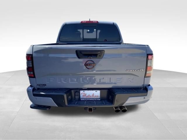 Used 2022 Nissan Frontier PRO-4X AWD/4WD image 3