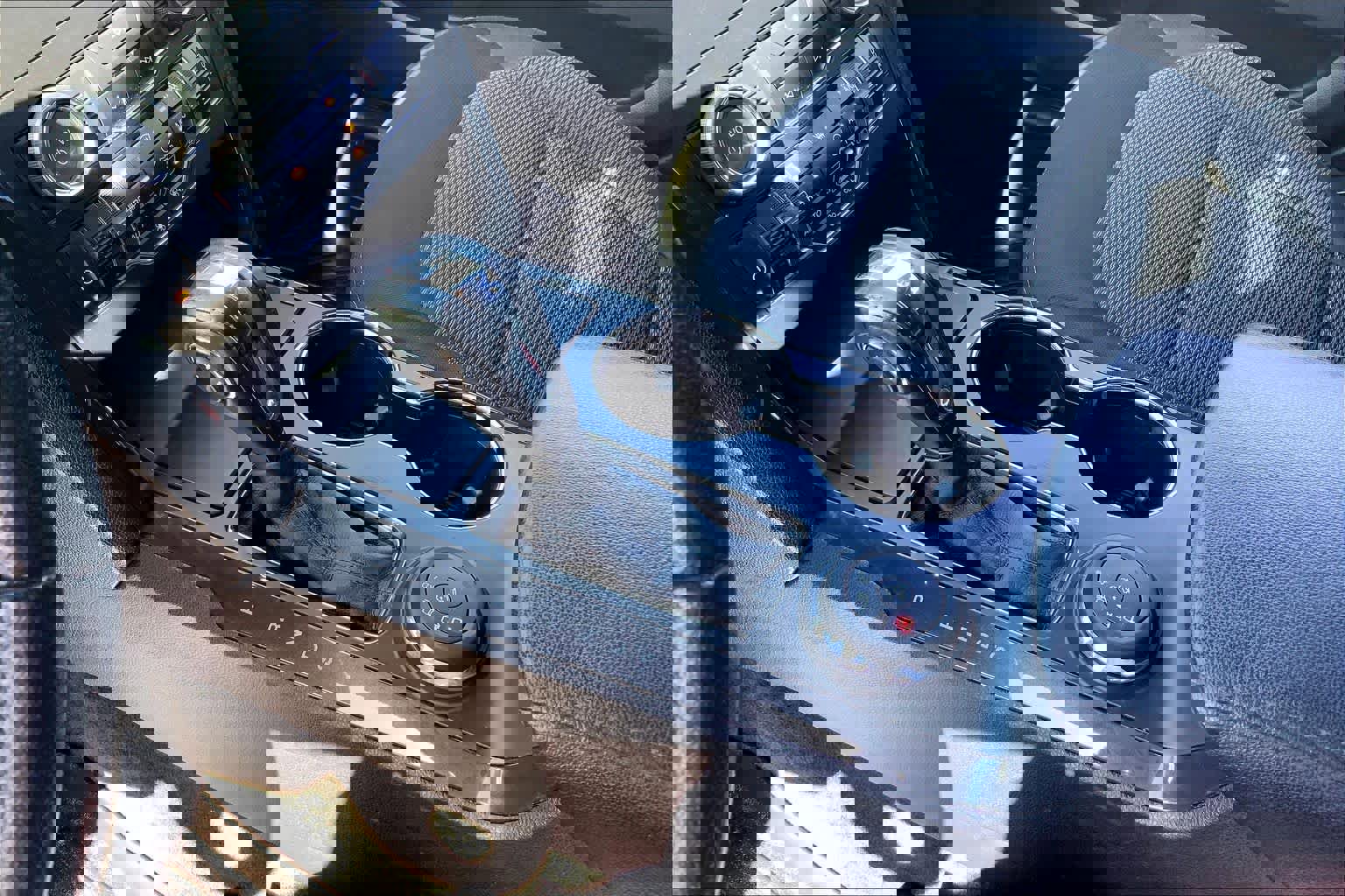 Used 2018 Ford Explorer XLT w/ Equipment Group 201A image 17