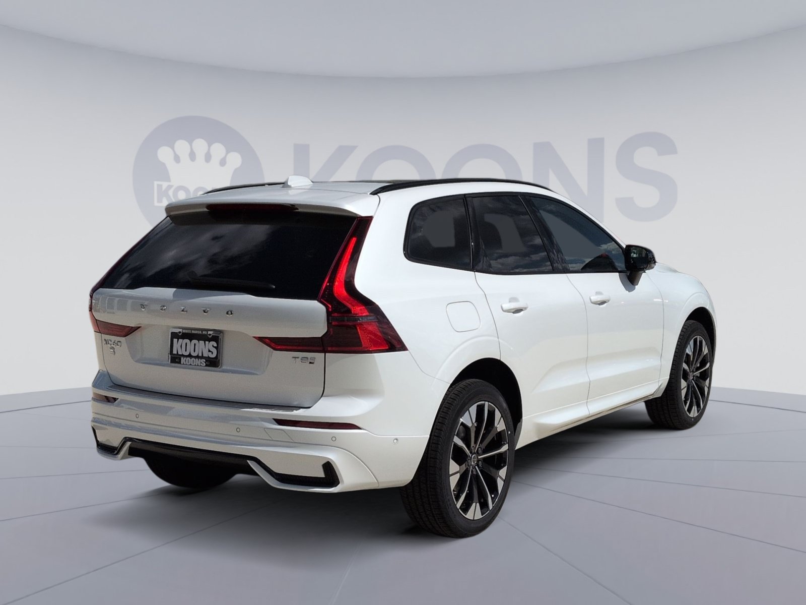 New 2026 Volvo XC60 T8 Plus w/ Protection Package Premier AWD/4WD image 7