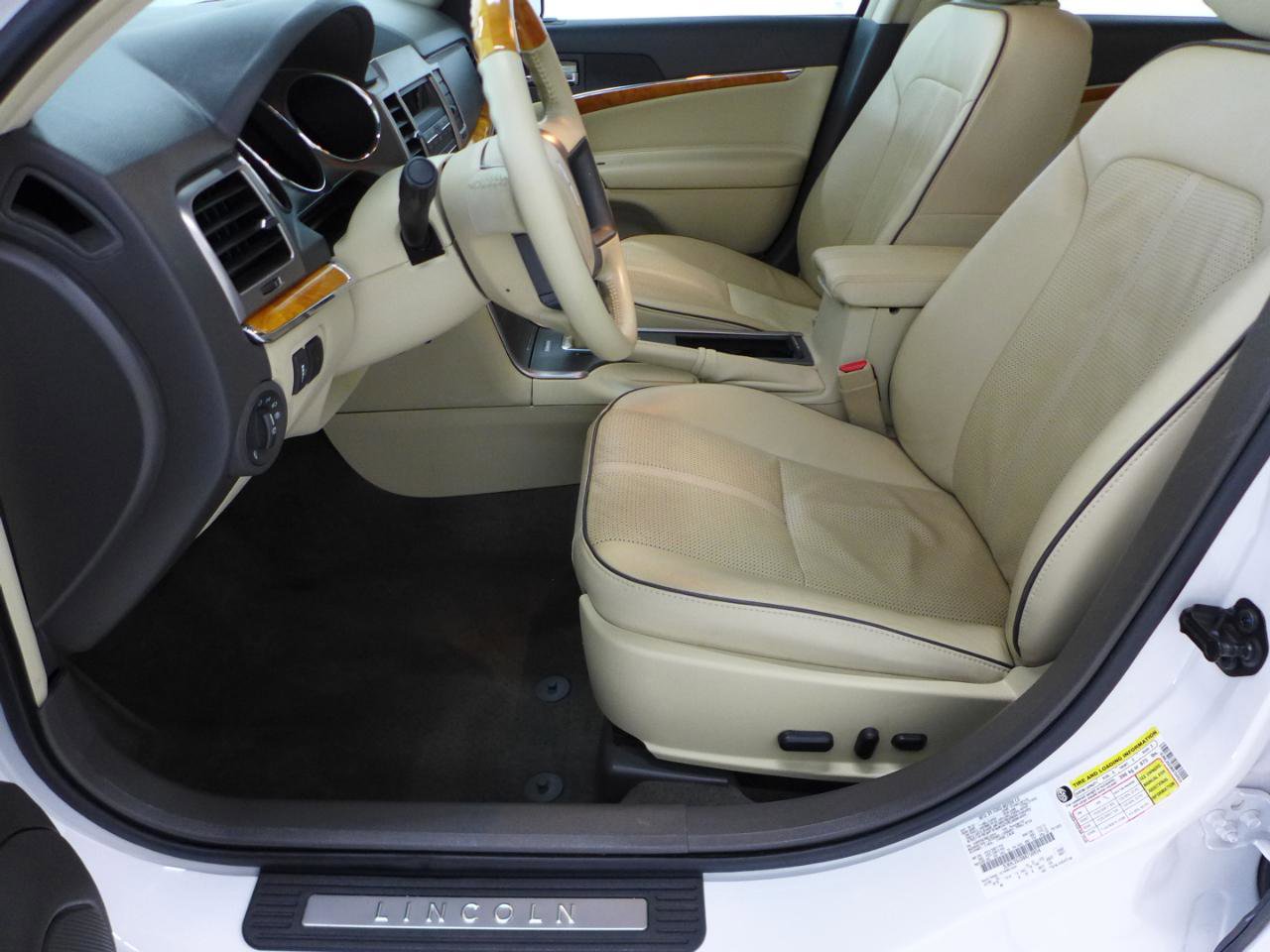 Used 2011 Lincoln MKZ FWD image 39