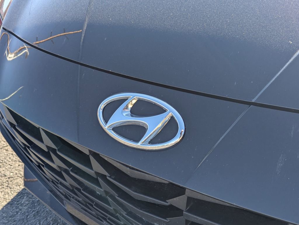 Used 2023 Hyundai Elantra SE image 11
