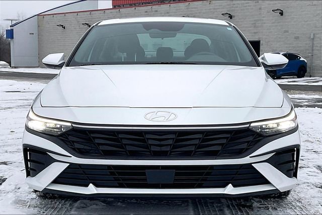 Certified 2025 Hyundai Elantra SEL image 4