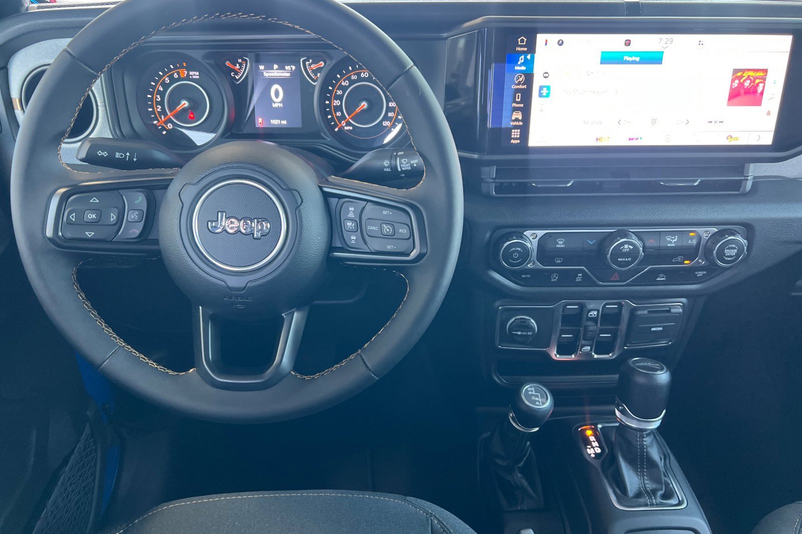 Used 2024 Jeep Gladiator Sport image 11