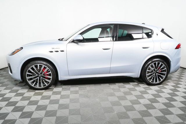 Used 2023 Maserati Grecale Modena AWD/4WD image 33