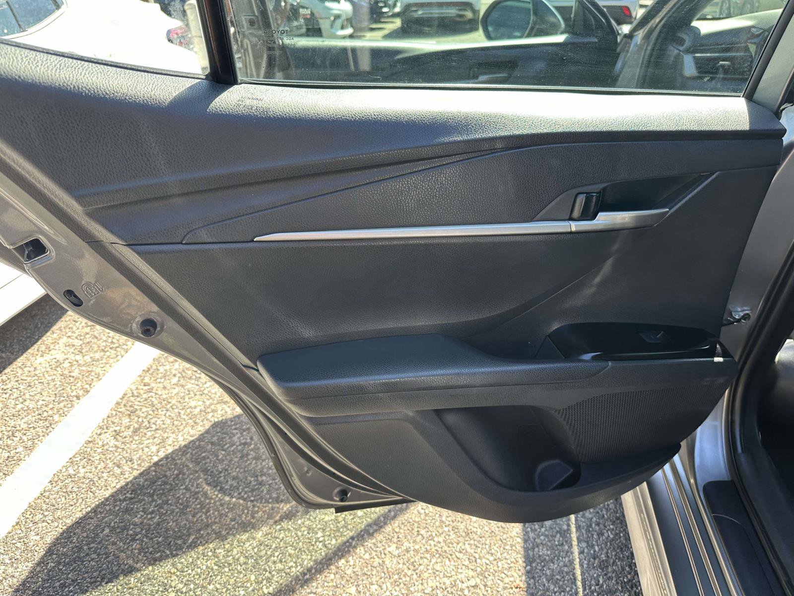 Used 2025 Toyota Camry SE image 17