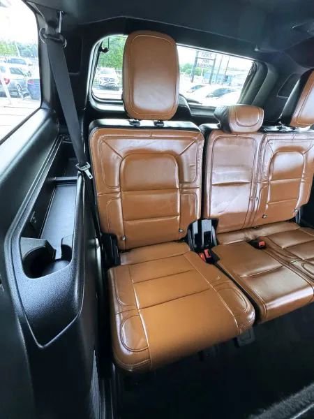 Used 2020 Lincoln Navigator L Reserve w/ Luxury Package RWD image 28