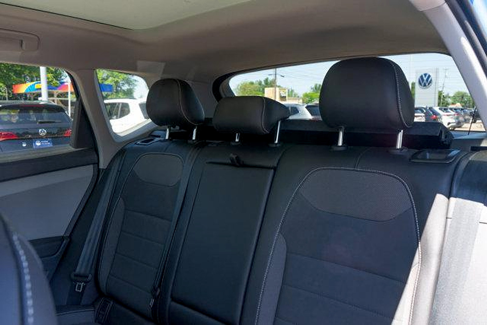 Certified 2023 Volkswagen Taos SE w/ Panoramic Sunroof Package AWD/4WD image 20