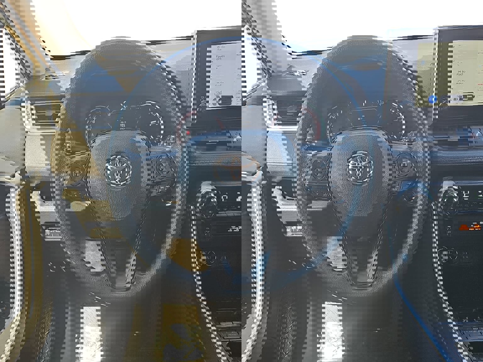 Used 2023 Toyota RAV4 XLE image 13