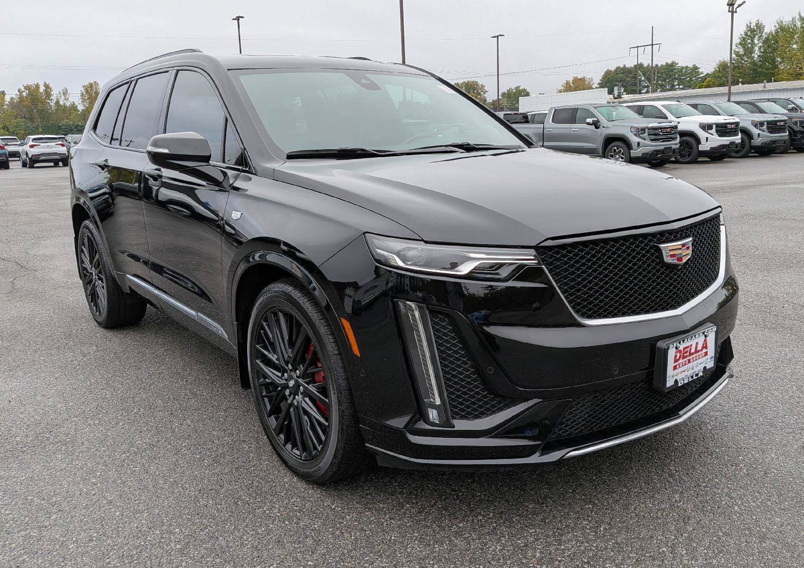 Used 2024 Cadillac XT6 Sport w/ Technology Package AWD/4WD image 3