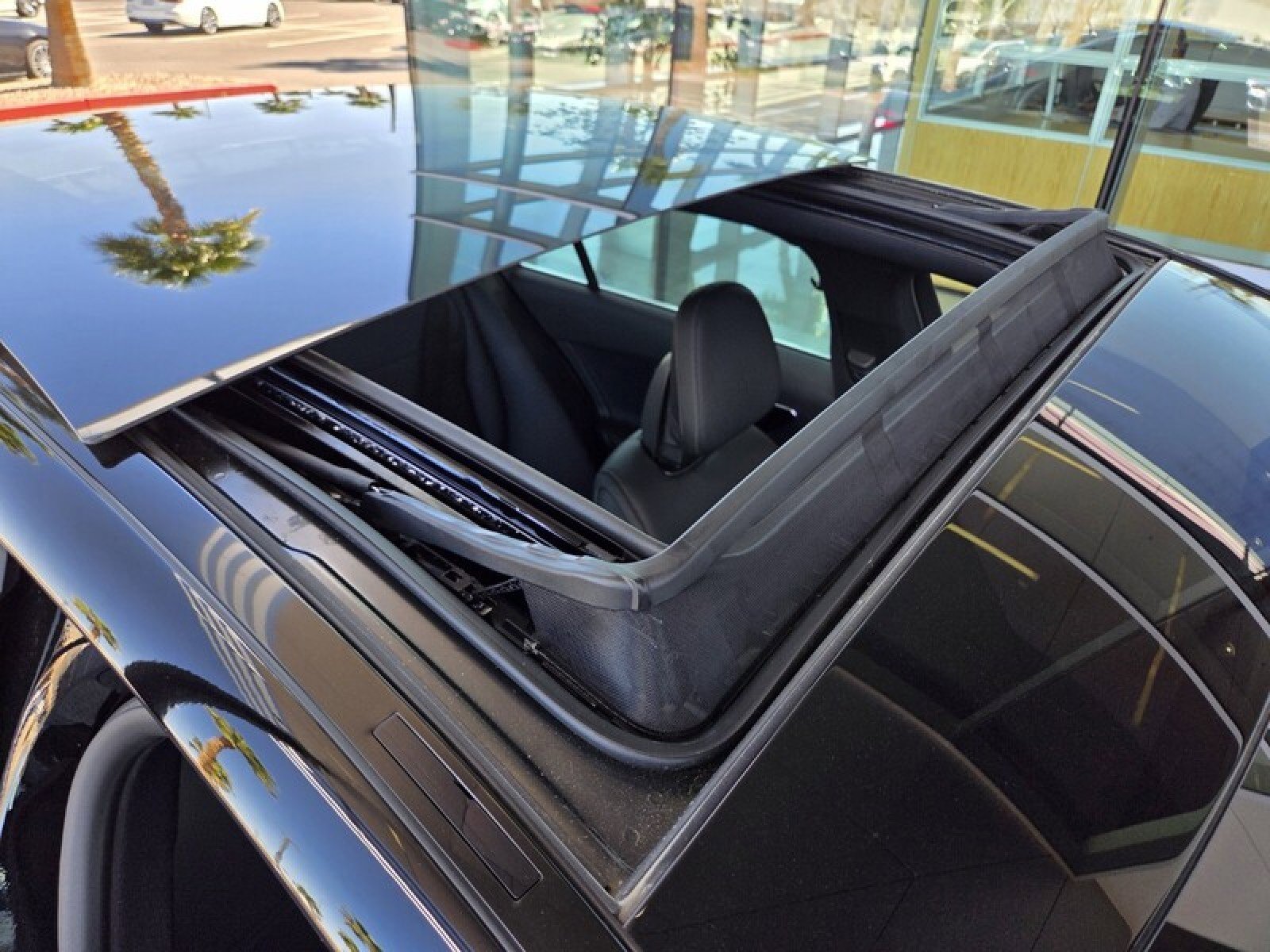 New 2025 Mercedes-Benz C 300 4MATIC Sedan image 18