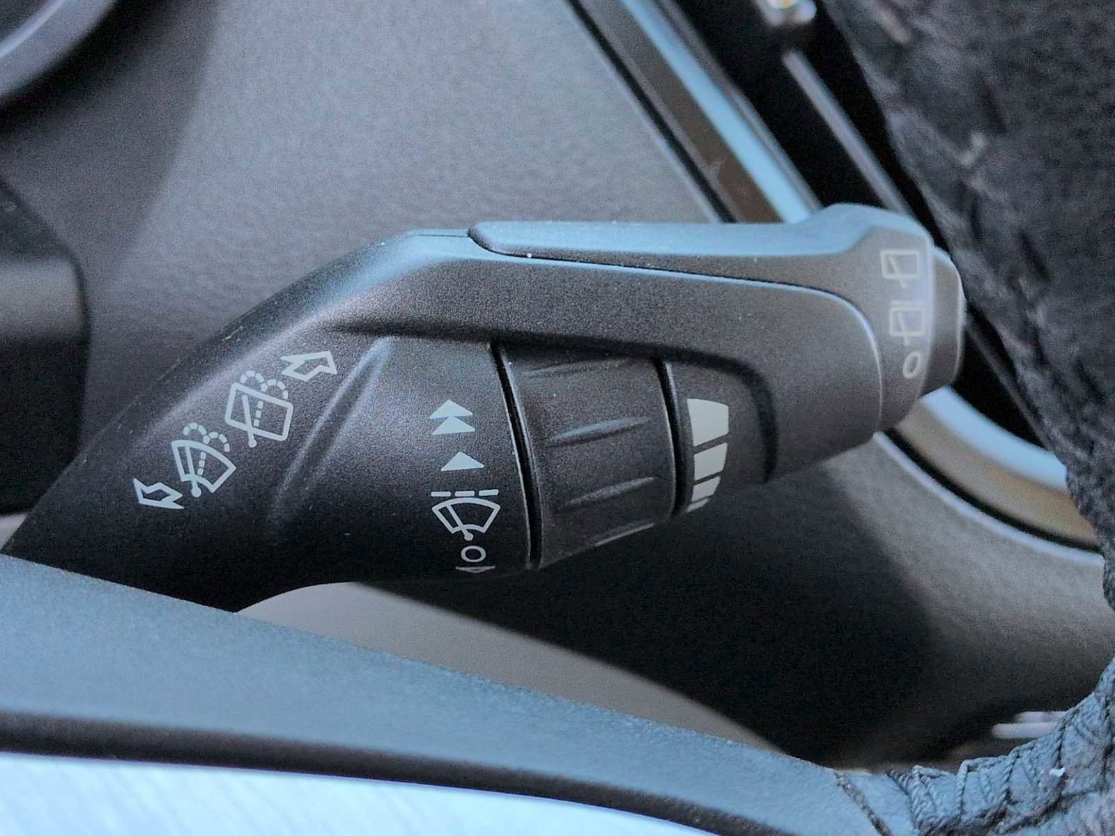 Used 2013 Ford C-MAX SE FWD image 27