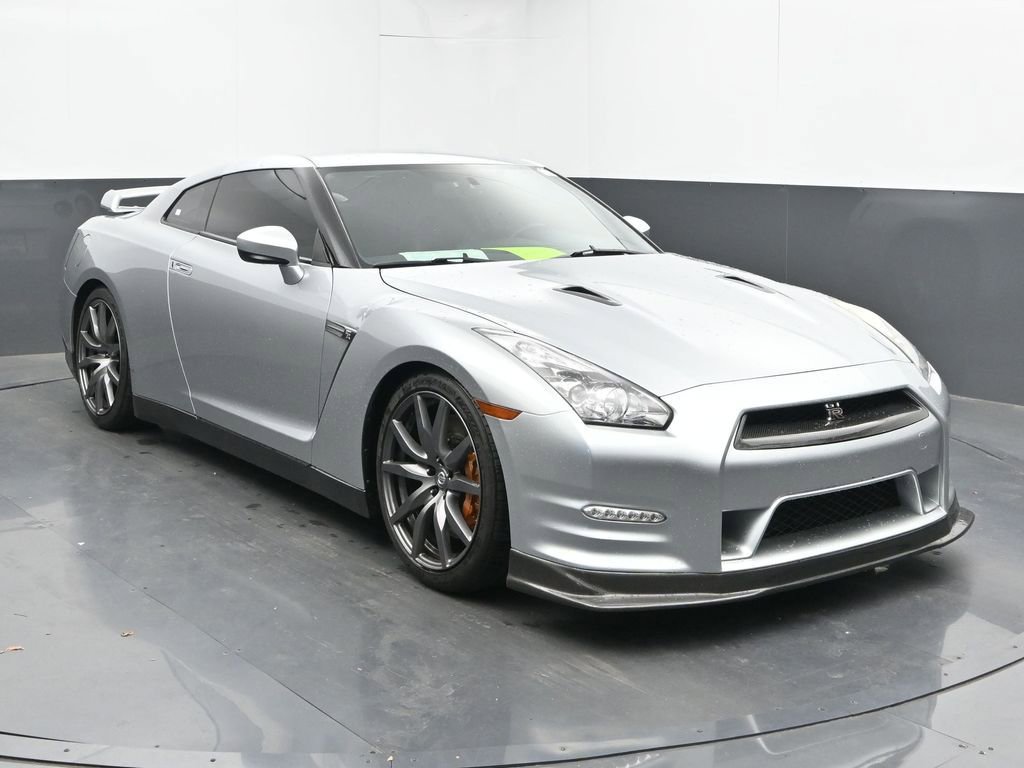 Used 2012 Nissan GT-R Premium image 3