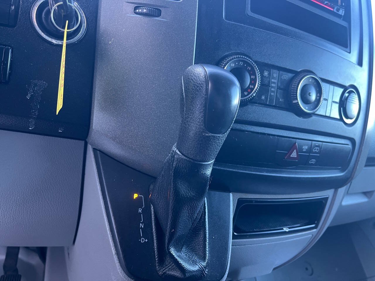 Used 2010 Freightliner Sprinter 2500 RWD image 27