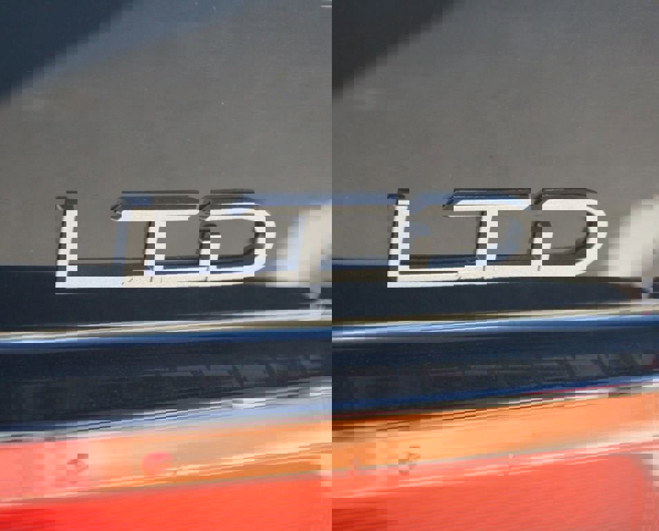 Used 2024 Toyota Prius Limited w/ Limited Premium Package FWD image 19