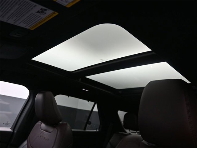 Certified 2022 Ford Explorer Platinum w/ Equipment Group 601A image 19