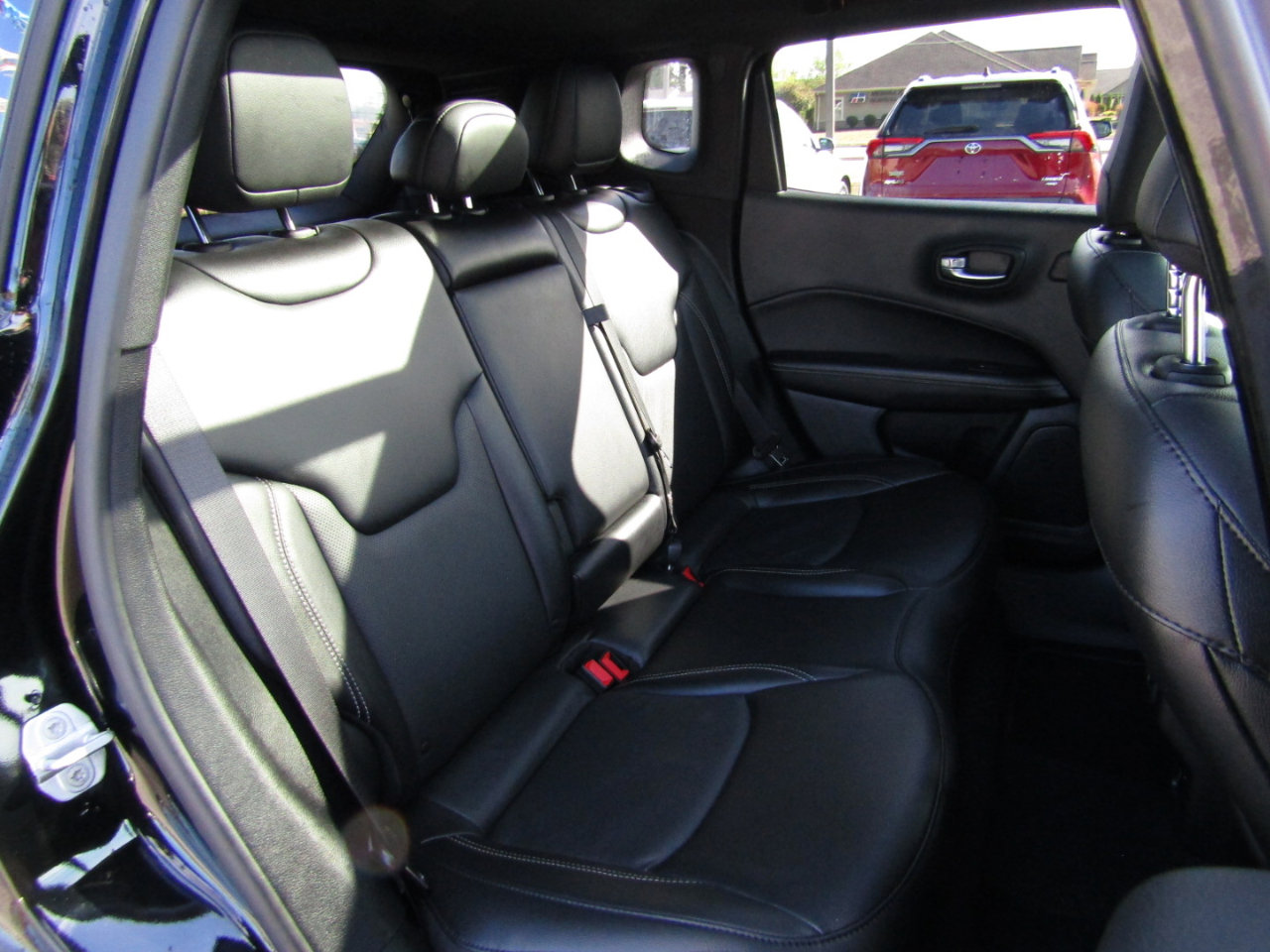 Used 2021 Jeep Compass Latitude w/ Sun and Sound Group image 27