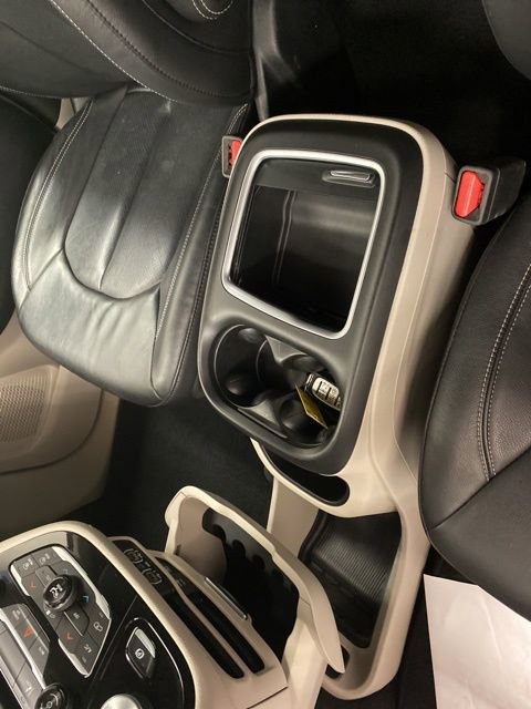 Used 2022 Chrysler Pacifica Touring-L image 15