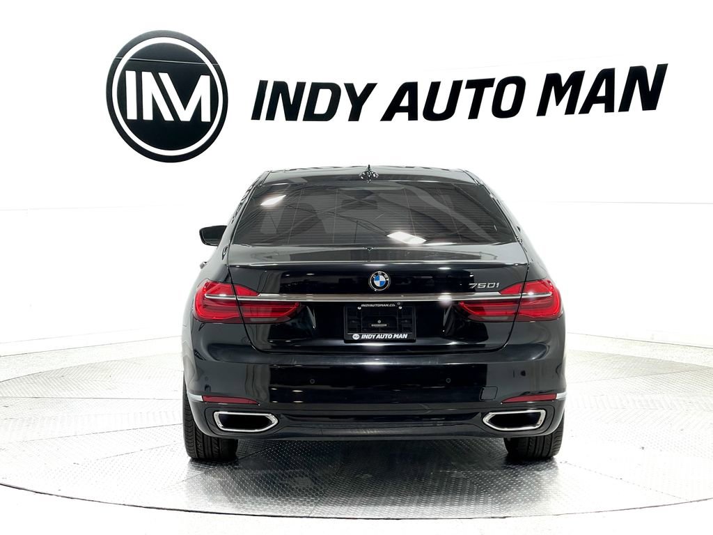 Used 2018 BMW 750i w/ Executive Package RWD image 5