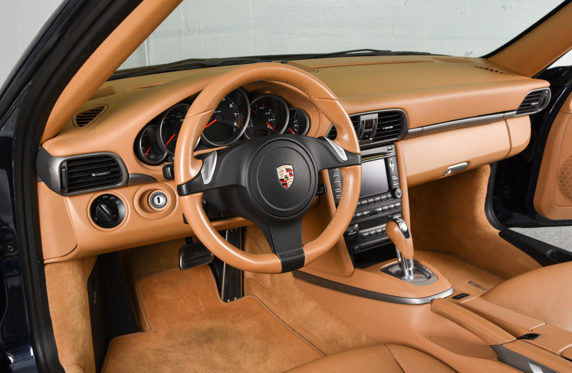 Used 2012 Porsche 911 Carrera 4 AWD/4WD image 18