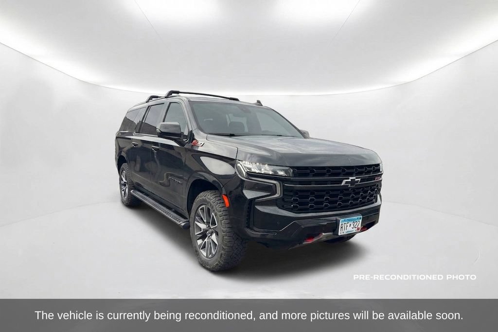 Used 2023 Chevrolet Suburban Z71 w/ Luxury Package AWD/4WD image 3