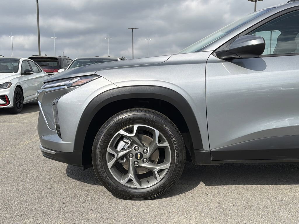 Used 2025 Chevrolet Trax LT image 9