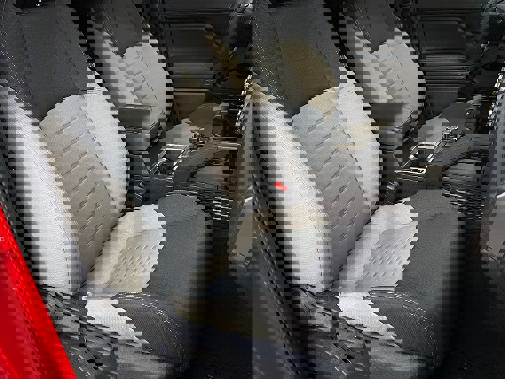 Used 2025 Toyota Tacoma TRD Off-Road image 21