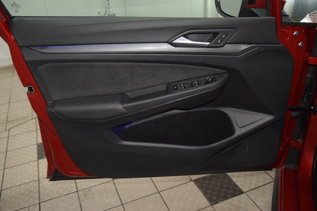 Used 2024 Volkswagen GTI SE FWD image 43