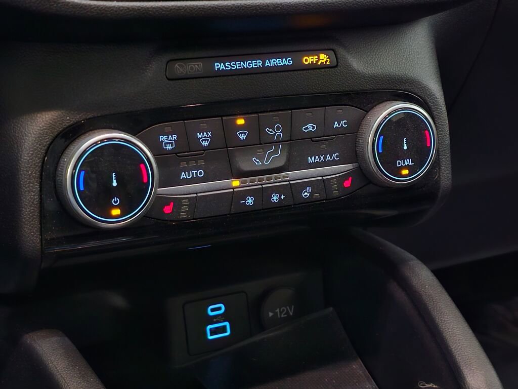 Used 2022 Ford Escape Titanium w/ Class II Trailer Tow Package image 31