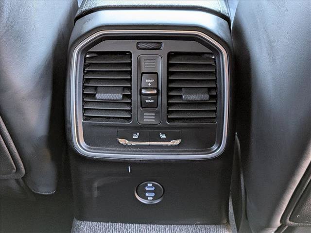 Used 2022 Porsche Macan AWD/4WD image 18