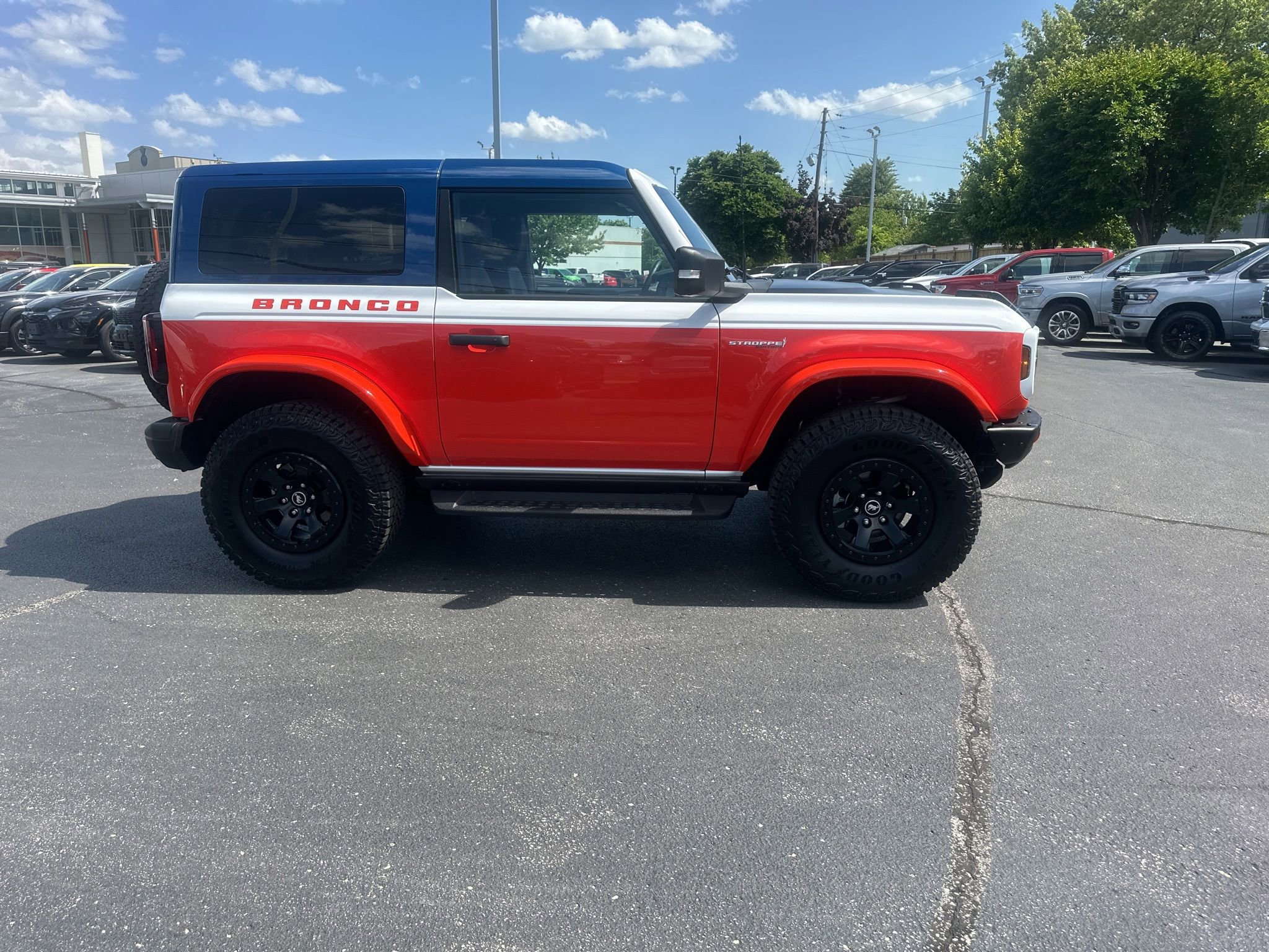 Used 2025 Ford Bronco Stroppe Edition AWD/4WD image 3