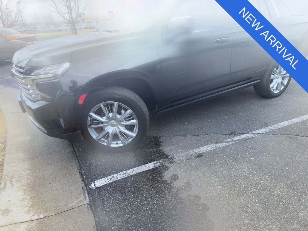 Used 2021 Chevrolet Tahoe High Country w/ Premium Package image 2